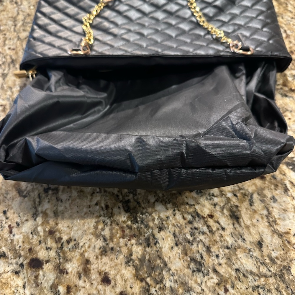 Elegant Black Quilted Shoulder Bag- straps can be removed - Picture 12 of 12